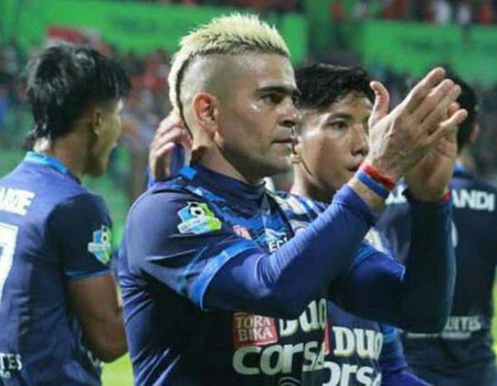 Prediksi Bola: Arema vs Gresik United 25 Oktober 2017