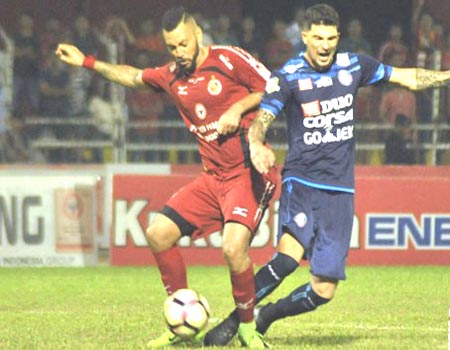 Prediksi Bola: Arema vs Semen Padang 4 November 2017