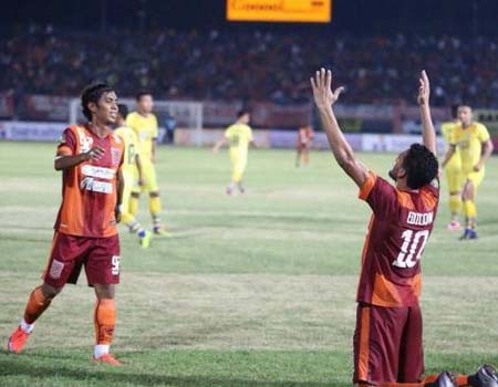 Prediksi Bola: Gresik United vs Pusamania 4 September 2017