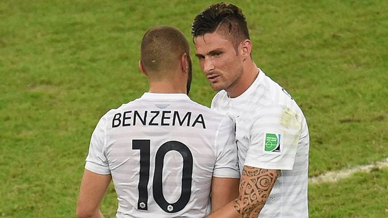 Giroud Diejek Benzema Lewat Medsos