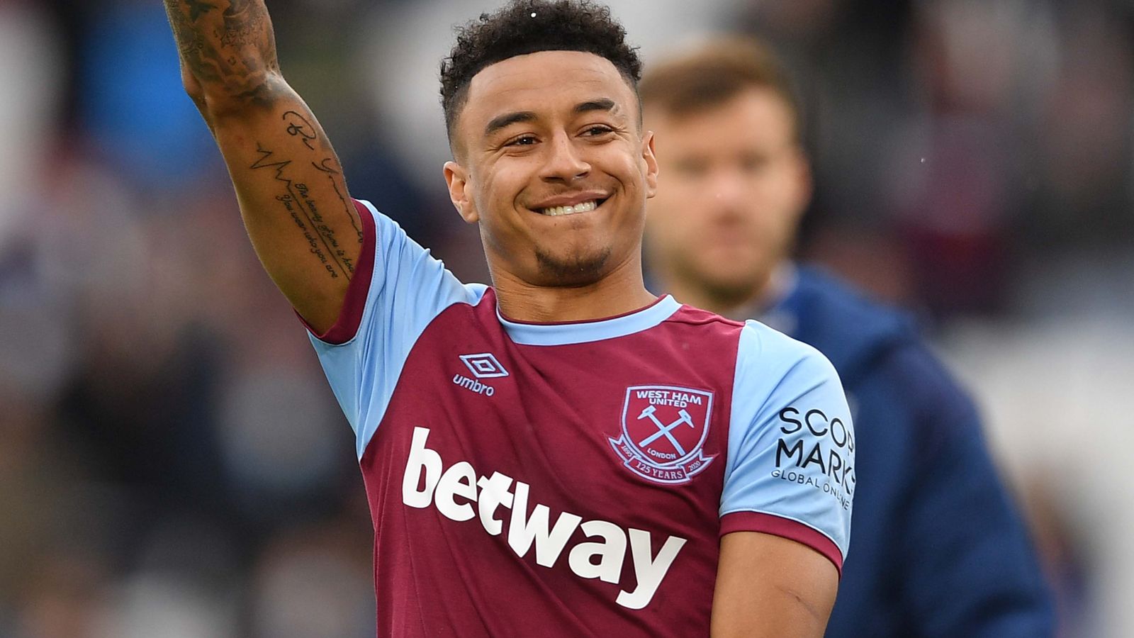 Nottingham dalam Pembicaraan untuk Mengontrak Lingard