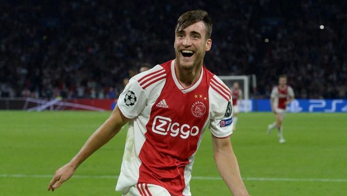 Perkuat Lini Belakang, Arsenal Targetkan Bek Ajax