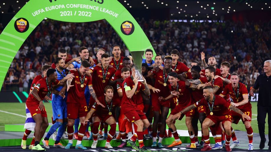 Roma Raih Gelar Eropa Pertama dalam Lebih dari 60 Tahun