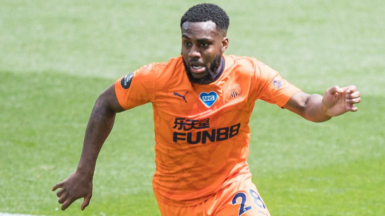 Genoa Dekati Tottenham untuk Danny Rose