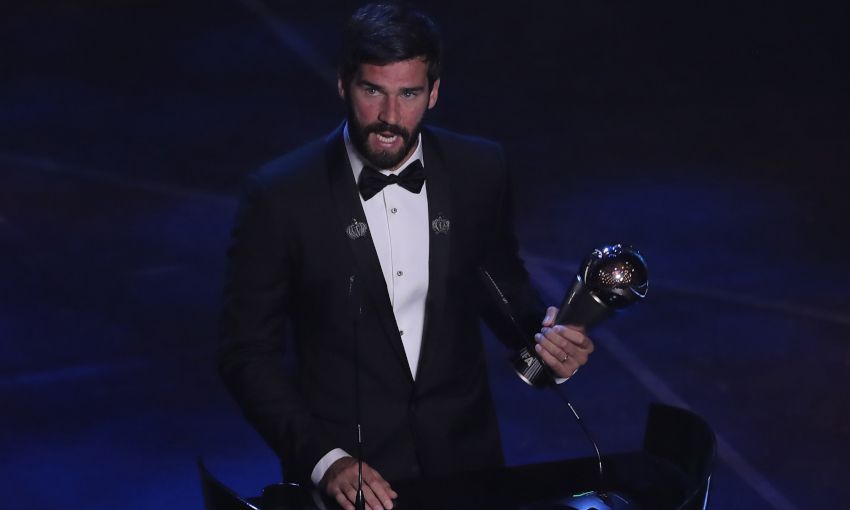 Alisson Becker Bahagia Terpilih Jadi Kiper Terbaik FIFA 2019