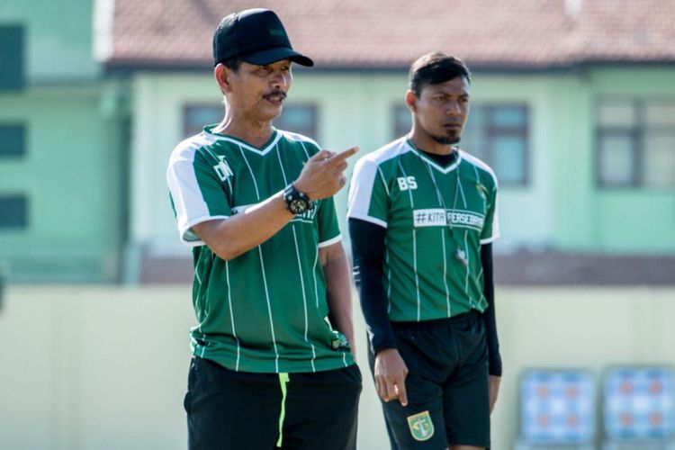 Djanur  Minta Maaf Atas Kekalahan Persebaya