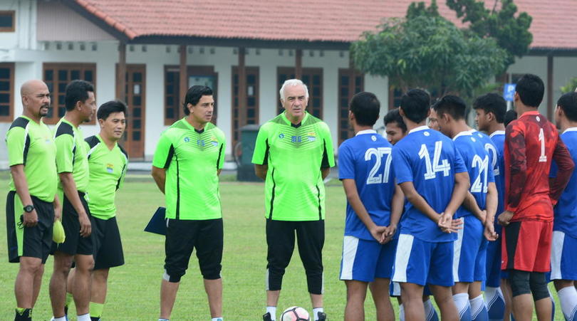 Pemain Persib Diminta Tampil All Out Saat Hadapi PSM Makassar  