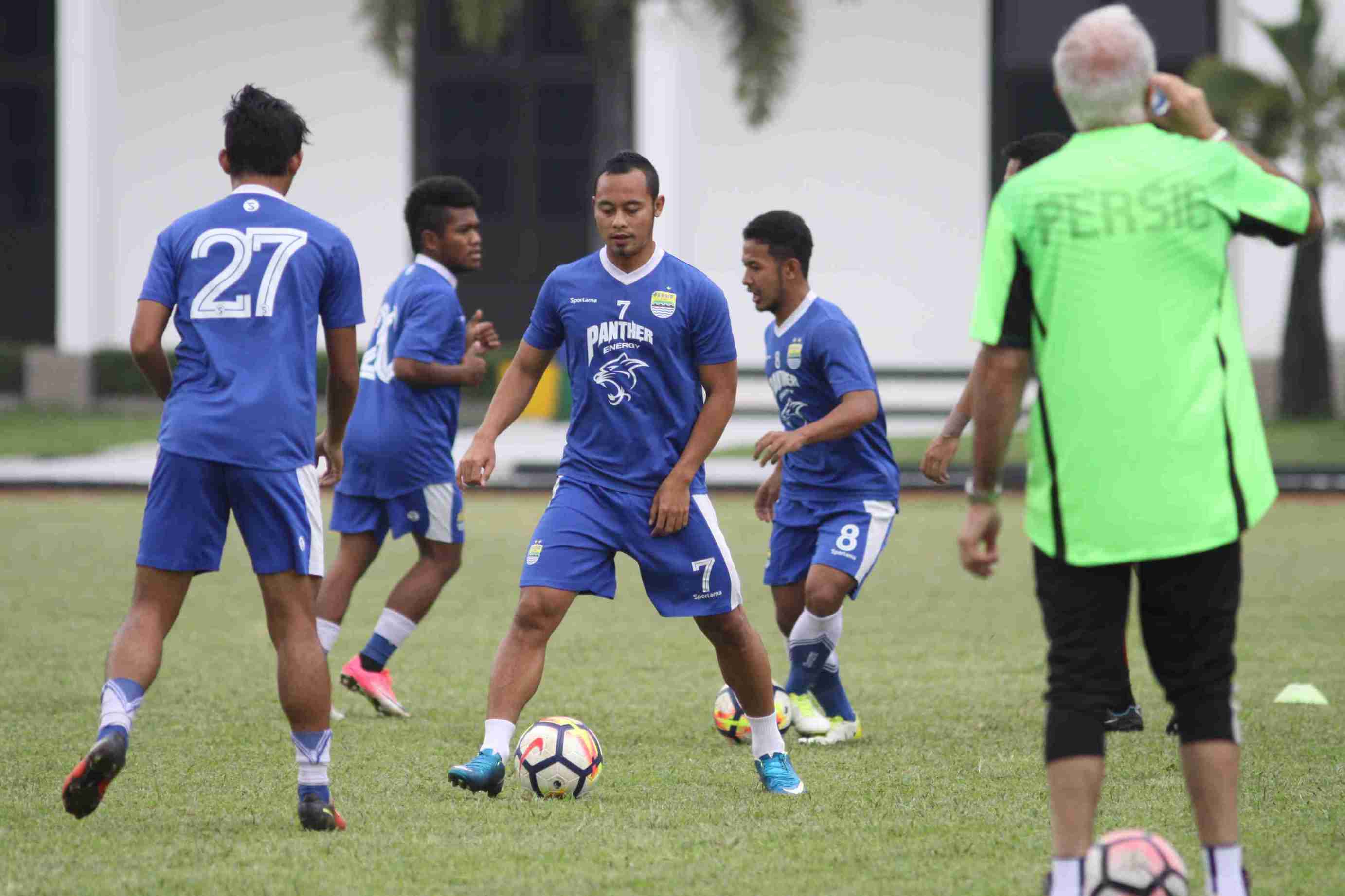 Gomez Pastikan Persib Siap Lakoni Tiga Away Beruntun 