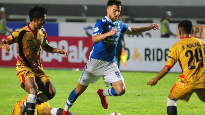 Jadwal Kick Off Mitra Kukar Vs Persib Dimajukan  