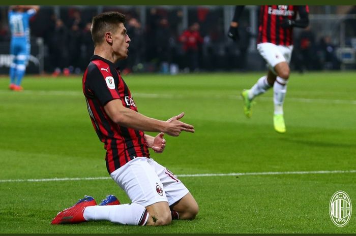 Harry Kane Cedera Panjang, Spurs Bidik Striker AC Milan Ini