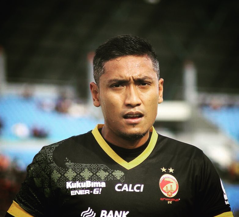 Demi Sang Ibu, Kiper Sriwijaya Mundur