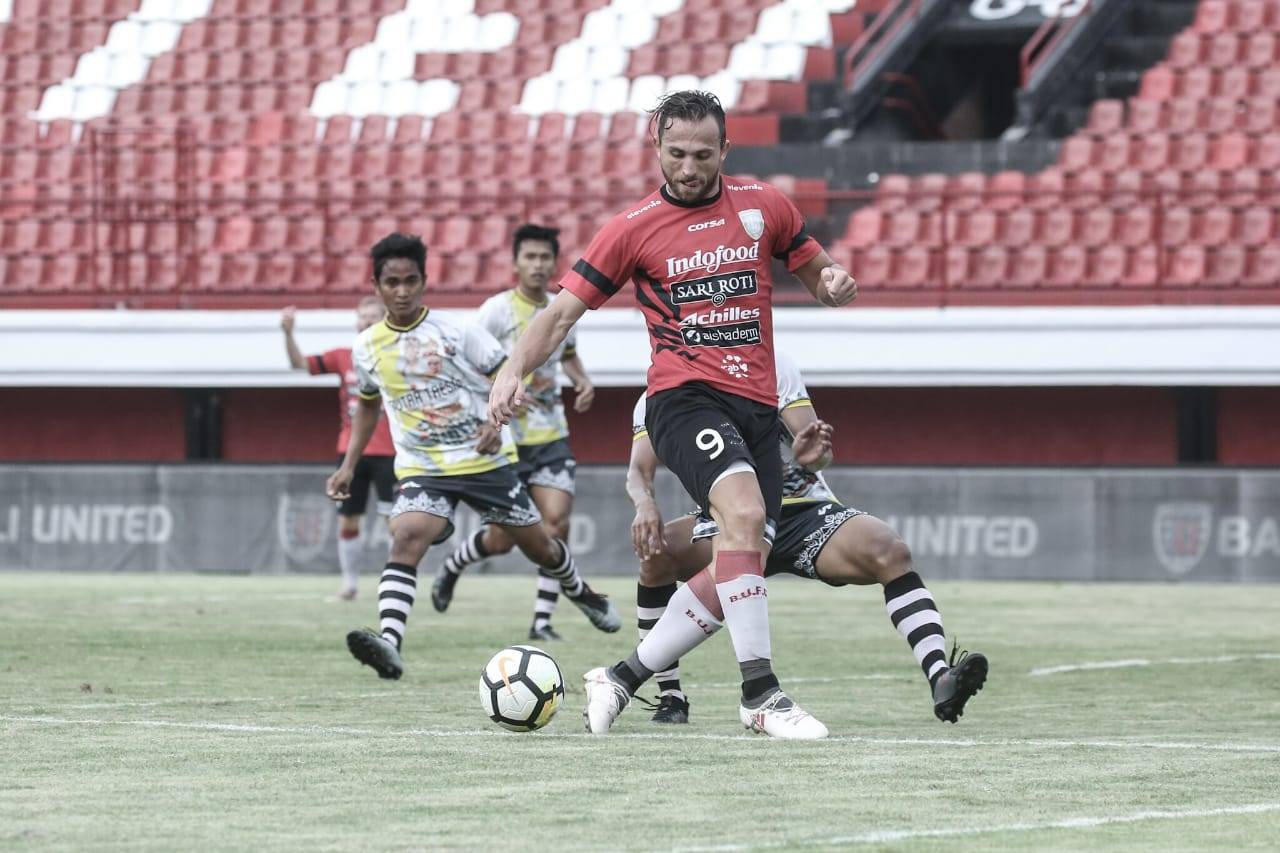 Berulang Tahun, Spaso Tetap Fokus Melawan Persela