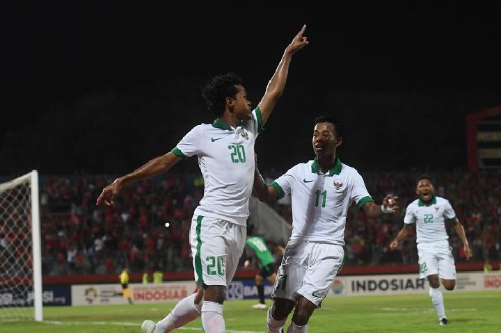 Piala AFF U-16: Indonesia Puncaki Klasemen Usai Hempaskan Vietnam 4-2 