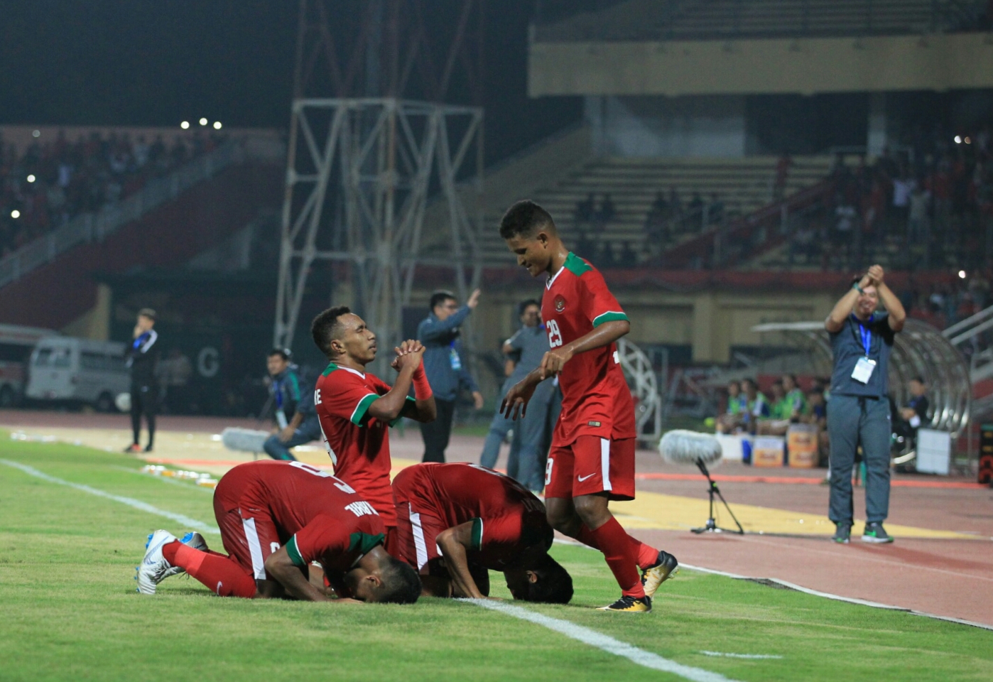 Piala AFF U19 : Indonesia Gasak Singapura 4-0 